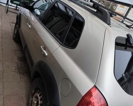 Серый Хендай Туксон, объемом двигателя 2 л и пробегом 190 тыс. км за 9000 $, фото 2 на Automoto.ua