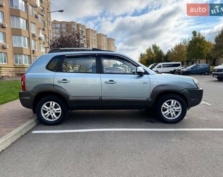 Серый Хендай Туксон, объемом двигателя 2 л и пробегом 48 тыс. км за 11800 $, фото 7 на Automoto.ua