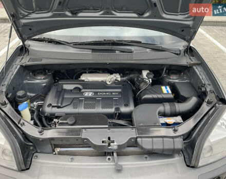 Сірий Хендай Туксон, об'ємом двигуна 2 л та пробігом 172 тис. км за 8550 $, фото 25 на Automoto.ua