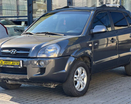 Сірий Хендай Туксон, об'ємом двигуна 2 л та пробігом 195 тис. км за 8300 $, фото 2 на Automoto.ua