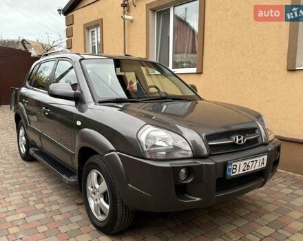 Хендай Туксон 2008 в Миргороде на Automoto.ua Серый Хендай Туксон, объемом двигателя 1.98 л и пробегом 177 тыс. км за 7950 $, фото 25 на Automoto.ua