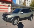 Хендай Туксон 2008 у Тернополі на Automoto.ua Сірий Хендай Туксон, об'ємом двигуна 2 л та пробігом 186 тис. км за 6600 $, фото 1 на Automoto.ua
