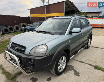 Хендай Туксон 2008 в Новой Ушице на Automoto.ua Серый Хендай Туксон, объемом двигателя 1.98 л и пробегом 229 тыс. км за 8200 $, фото 5 на Automoto.ua