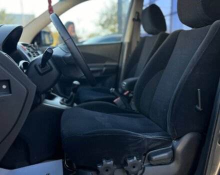 Сірий Хендай Туксон, об'ємом двигуна 2 л та пробігом 195 тис. км за 8300 $, фото 7 на Automoto.ua