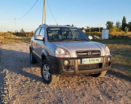 Серый Хендай Туксон, объемом двигателя 2.66 л и пробегом 244 тыс. км за 7400 $, фото 9 на Automoto.ua