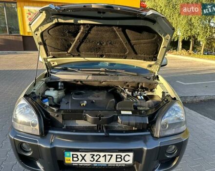 Серый Хендай Туксон, объемом двигателя 2 л и пробегом 164 тыс. км за 9300 $, фото 50 на Automoto.ua