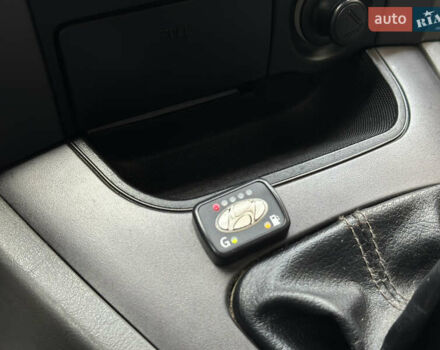 Серый Хендай Туксон, объемом двигателя 2 л и пробегом 240 тыс. км за 7500 $, фото 35 на Automoto.ua