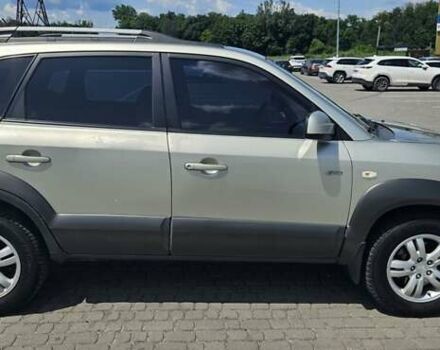 Сірий Хендай Туксон, об'ємом двигуна 1.98 л та пробігом 177 тис. км за 8500 $, фото 9 на Automoto.ua