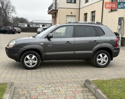 Сірий Хендай Туксон, об'ємом двигуна 2 л та пробігом 187 тис. км за 7700 $, фото 25 на Automoto.ua