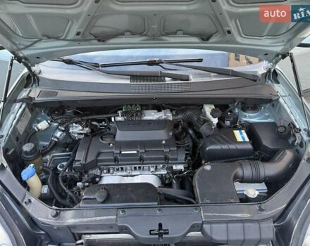 Серый Хендай Туксон, объемом двигателя 2 л и пробегом 217 тыс. км за 8200 $, фото 18 на Automoto.ua