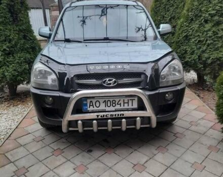 Серый Хендай Туксон, объемом двигателя 2 л и пробегом 270 тыс. км за 7800 $, фото 1 на Automoto.ua