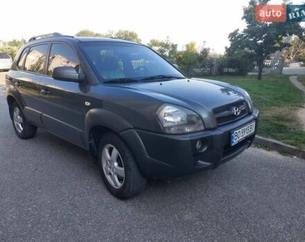 Сірий Хендай Туксон, об'ємом двигуна 2 л та пробігом 156 тис. км за 7400 $, фото 5 на Automoto.ua