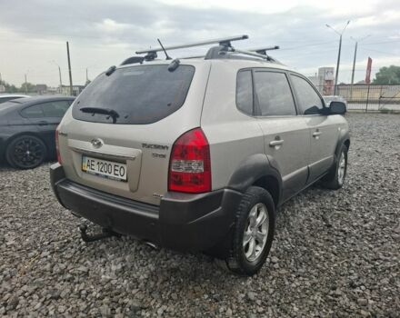 Сірий Хендай Туксон, об'ємом двигуна 2 л та пробігом 136 тис. км за 9900 $, фото 2 на Automoto.ua