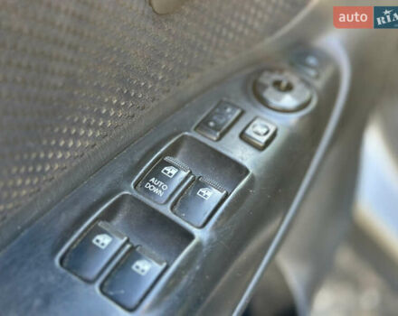 Серый Хендай Туксон, объемом двигателя 1.99 л и пробегом 333 тыс. км за 7899 $, фото 7 на Automoto.ua