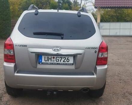 Хендай Туксон 2008 в Бердичеве на Automoto.ua Серый Хендай Туксон, объемом двигателя 1.98 л и пробегом 201 тыс. км за 8299 $, фото 12 на Automoto.ua