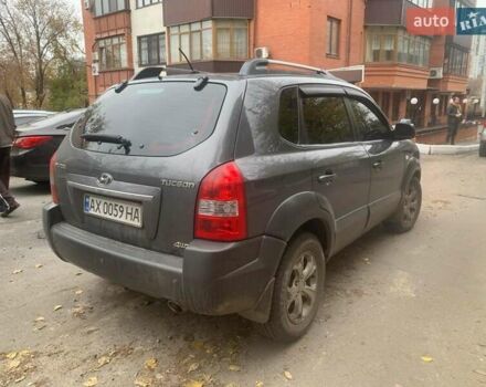Сірий Хендай Туксон, об'ємом двигуна 1.98 л та пробігом 190 тис. км за 8800 $, фото 4 на Automoto.ua