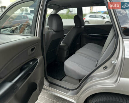 Серый Хендай Туксон, объемом двигателя 2 л и пробегом 240 тыс. км за 7500 $, фото 16 на Automoto.ua