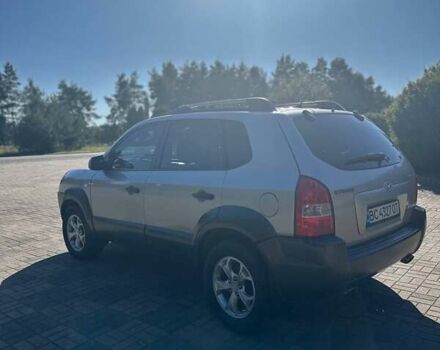 Серый Хендай Туксон, объемом двигателя 1.99 л и пробегом 255 тыс. км за 5800 $, фото 8 на Automoto.ua