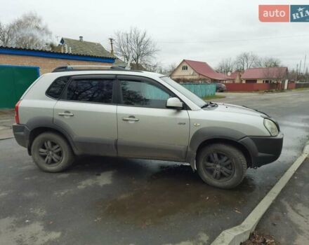Сірий Хендай Туксон, об'ємом двигуна 1.98 л та пробігом 222 тис. км за 8000 $, фото 3 на Automoto.ua