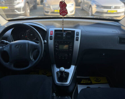 Сірий Хендай Туксон, об'ємом двигуна 2 л та пробігом 195 тис. км за 8300 $, фото 10 на Automoto.ua