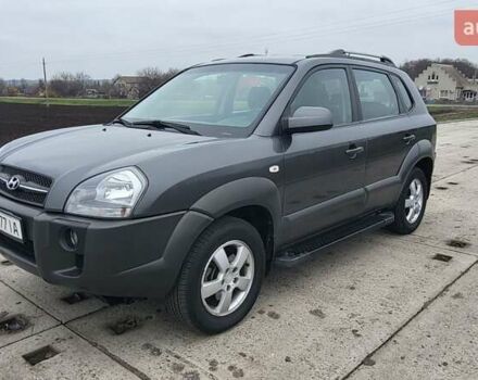 Серый Хендай Туксон, объемом двигателя 1.98 л и пробегом 177 тыс. км за 8200 $, фото 7 на Automoto.ua