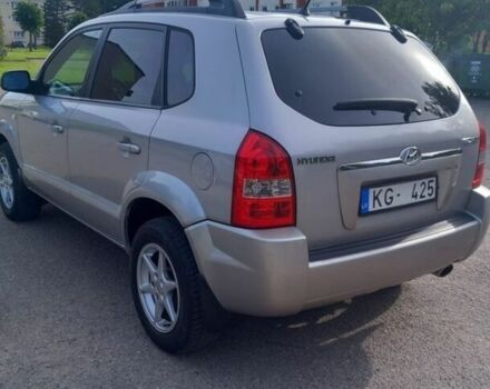 Серый Хендай Туксон, объемом двигателя 20 л и пробегом 244 тыс. км за 1800 $, фото 2 на Automoto.ua