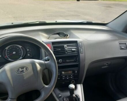 Серый Хендай Туксон, объемом двигателя 20 л и пробегом 244 тыс. км за 1800 $, фото 4 на Automoto.ua