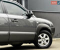 Сірий Хендай Туксон, об'ємом двигуна 2 л та пробігом 213 тис. км за 8500 $, фото 4 на Automoto.ua