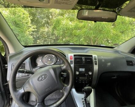 Хендай Туксон 2008 в Мукачеве на Automoto.ua Серый Хендай Туксон, объемом двигателя 2 л и пробегом 300 тыс. км за 7800 $, фото 8 на Automoto.ua