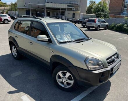 Серый Хендай Туксон, объемом двигателя 2 л и пробегом 265 тыс. км за 7599 $, фото 1 на Automoto.ua