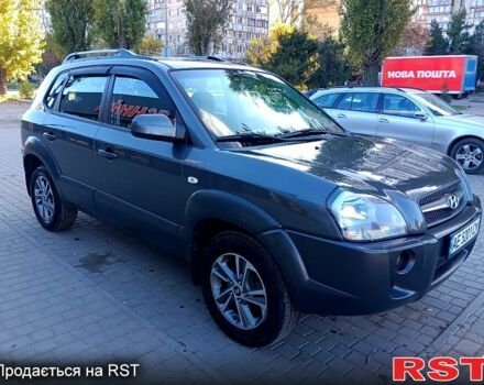 Сірий Хендай Туксон, об'ємом двигуна 2 л та пробігом 216 тис. км за 8200 $, фото 9 на Automoto.ua