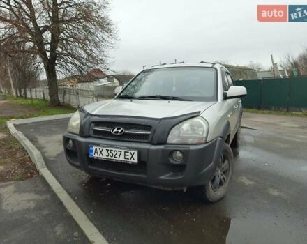 Сірий Хендай Туксон, об'ємом двигуна 1.98 л та пробігом 222 тис. км за 8000 $, фото 6 на Automoto.ua