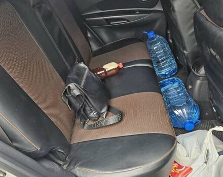 Сірий Хендай Туксон, об'ємом двигуна 1.98 л та пробігом 252 тис. км за 8000 $, фото 25 на Automoto.ua