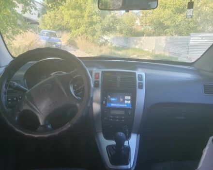 Хендай Туксон 2008 у Тернополі на Automoto.ua Сірий Хендай Туксон, об'ємом двигуна 2 л та пробігом 186 тис. км за 6600 $, фото 14 на Automoto.ua