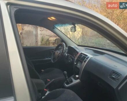 Хендай Туксон 2008 у Тернополі на Automoto.ua Сірий Хендай Туксон, об'ємом двигуна 1.98 л та пробігом 186 тис. км за 6600 $, фото 21 на Automoto.ua