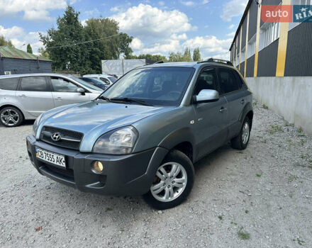 Сірий Хендай Туксон, об'ємом двигуна 1.98 л та пробігом 209 тис. км за 8400 $, фото 1 на Automoto.ua
