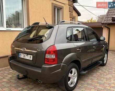 Хендай Туксон 2008 в Миргороде на Automoto.ua Серый Хендай Туксон, объемом двигателя 1.98 л и пробегом 177 тыс. км за 7950 $, фото 24 на Automoto.ua
