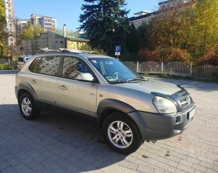 Хендай Туксон 2008 у Тернополі на Automoto.ua Сірий Хендай Туксон, об'ємом двигуна 2 л та пробігом 186 тис. км за 6600 $, фото 6 на Automoto.ua