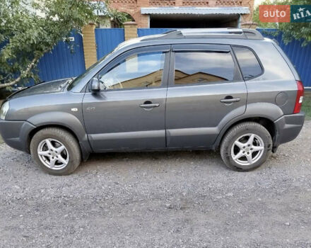 Сірий Хендай Туксон, об'ємом двигуна 2 л та пробігом 194 тис. км за 8700 $, фото 6 на Automoto.ua