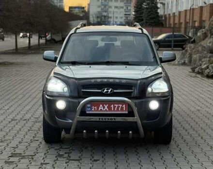 Серый Хендай Туксон, объемом двигателя 2 л и пробегом 217 тыс. км за 8200 $, фото 7 на Automoto.ua