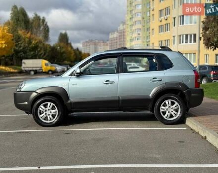 Серый Хендай Туксон, объемом двигателя 2 л и пробегом 48 тыс. км за 11800 $, фото 4 на Automoto.ua