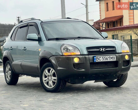 Хендай Туксон 2008 в Трускавце на Automoto.ua Серый Хендай Туксон, объемом двигателя 1.98 л и пробегом 320 тыс. км за 7399 $, фото 11 на Automoto.ua