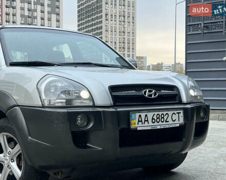 Хендай Туксон 2008 в Киеве на Automoto.ua Серый Хендай Туксон, объемом двигателя 2 л и пробегом 187 тыс. км за 7250 $, фото 5 на Automoto.ua