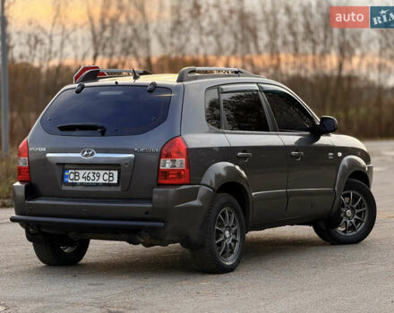 Хендай Туксон 2008 у Мене на Automoto.ua Сірий Хендай Туксон, об'ємом двигуна 1.98 л та пробігом 242 тис. км за 7600 $, фото 8 на Automoto.ua