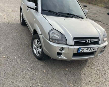 Сірий Хендай Туксон, об'ємом двигуна 1.98 л та пробігом 210 тис. км за 4999 $, фото 3 на Automoto.ua