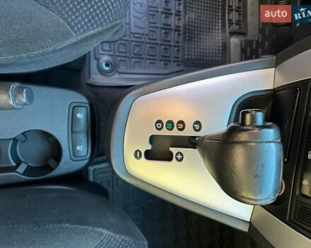 Серый Хендай Туксон, объемом двигателя 2 л и пробегом 164 тыс. км за 9300 $, фото 41 на Automoto.ua