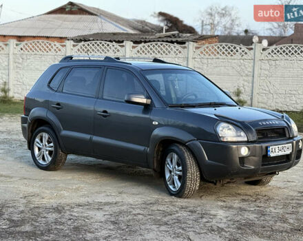 Сірий Хендай Туксон, об'ємом двигуна 1.98 л та пробігом 220 тис. км за 8200 $, фото 10 на Automoto.ua