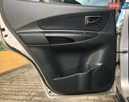 Хендай Туксон 2008 в Турке на Automoto.ua Серый Хендай Туксон, объемом двигателя 2 л и пробегом 274 тыс. км за 7200 $, фото 24 на Automoto.ua