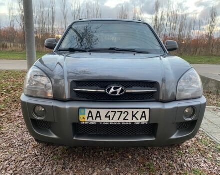 Сірий Хендай Туксон, об'ємом двигуна 2 л та пробігом 170 тис. км за 7600 $, фото 1 на Automoto.ua