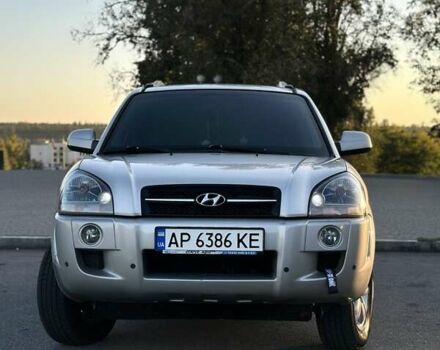 Серый Хендай Туксон, объемом двигателя 1.98 л и пробегом 198 тыс. км за 13000 $, фото 1 на Automoto.ua